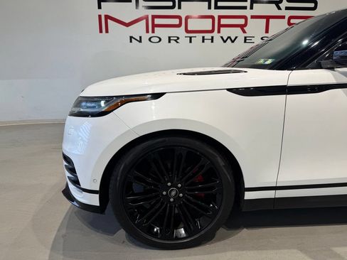 Used 2025 Land Rover Range Rover Velar Dynamic HSE AWD/4WD image 3
