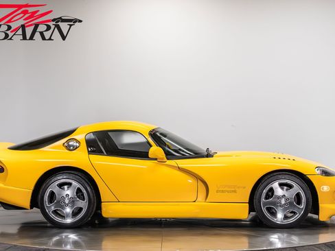 Used 2001 Dodge Viper GTS RWD image 6