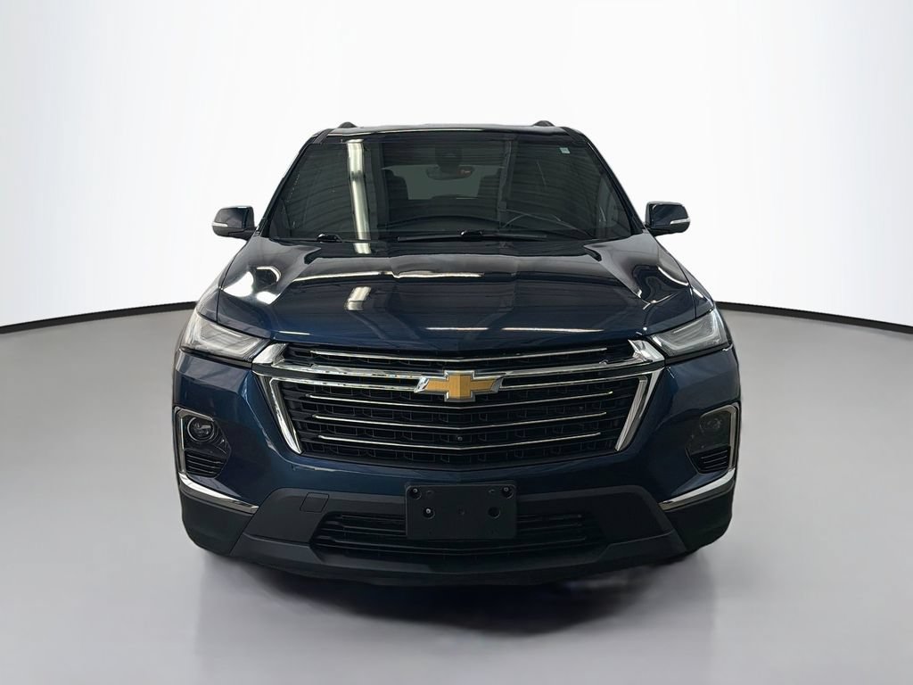 Used 2023 Chevrolet Traverse LT w/ LT Premium Package AWD/4WD image 2