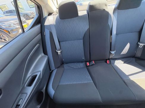 Used 2025 Nissan Versa SV FWD image 38