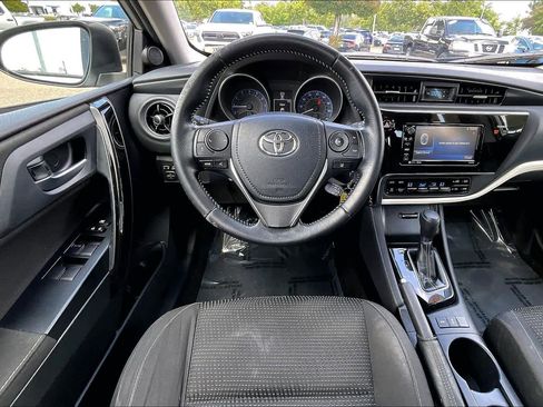 Certified 2018 Toyota Corolla iM FWD image 5