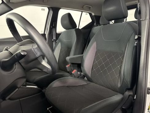 Used 2019 Nissan Kicks S FWD image 19