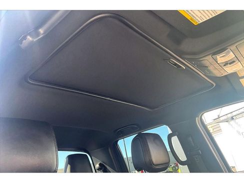 Used 2022 Nissan Frontier PRO-4X w/ Pro-4X Premium Package image 18