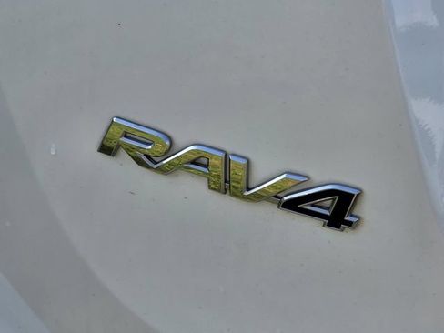 Used 2015 Toyota RAV4 Limited FWD image 15