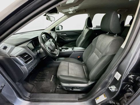 Used 2025 Nissan Rogue SV FWD image 13