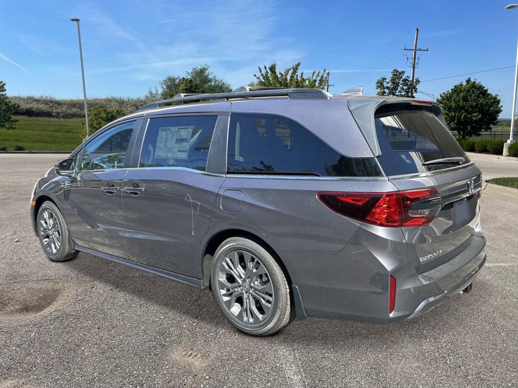 New 2027 Honda Odyssey Touring image 4