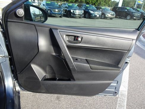 Used 2016 Toyota Corolla L image 17