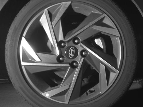 Used 2025 Hyundai Elantra SEL FWD image 13
