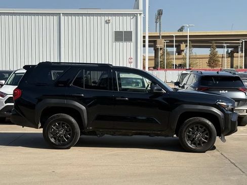 Used 2026 Toyota 4Runner SR5 AWD/4WD image 3