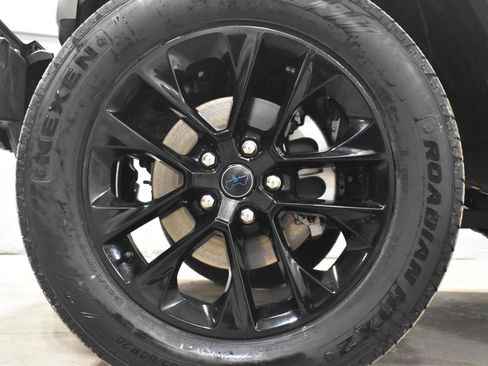 Used 2025 Jeep Wrangler Sahara AWD/4WD image 33