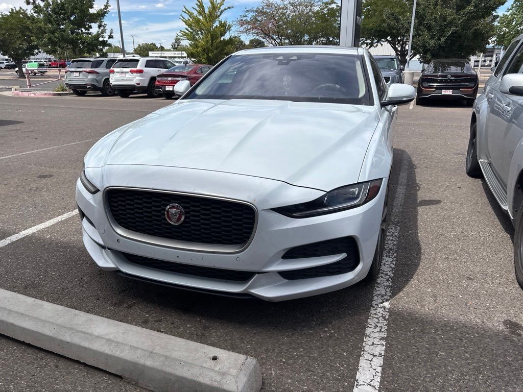 Used 2020 Jaguar XE S RWD image 4