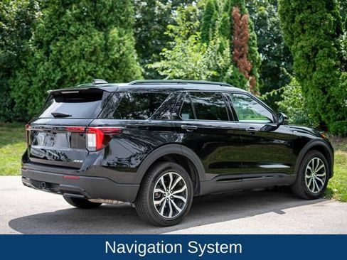 Used 2025 Ford Explorer ST-Line AWD/4WD image 5