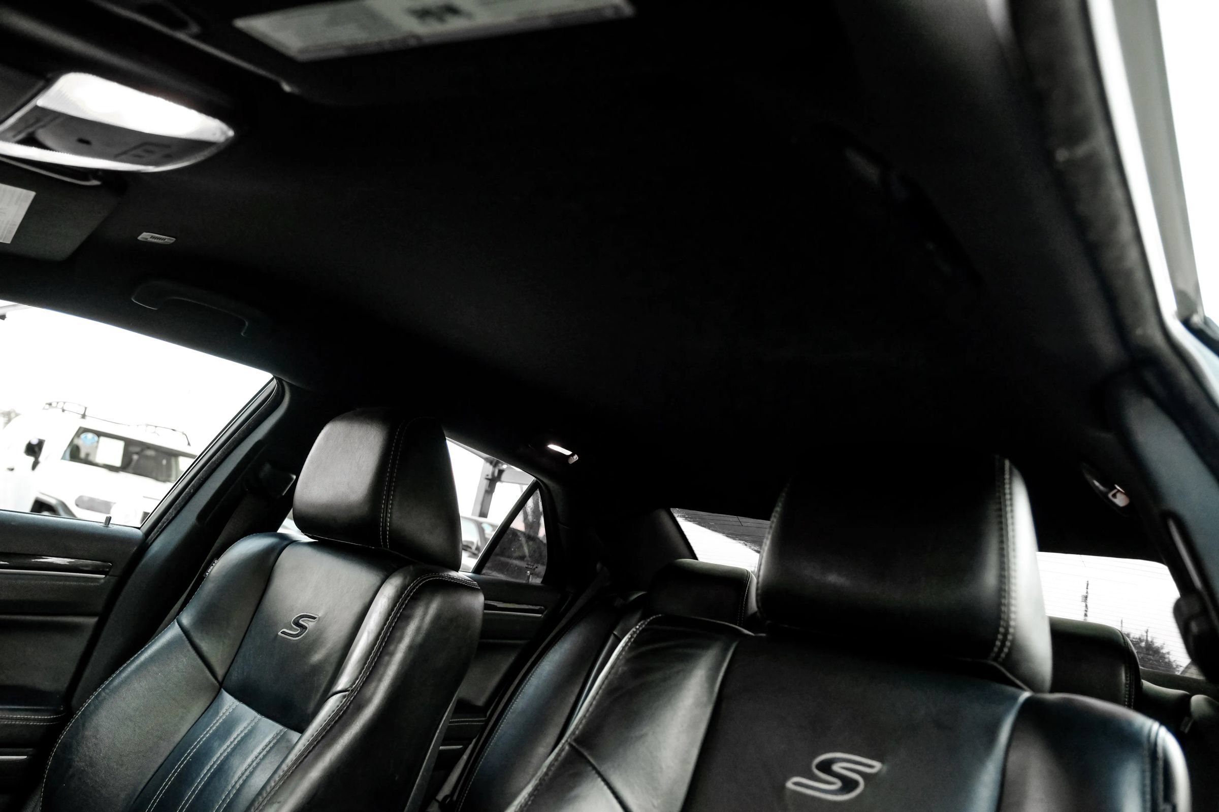Used 2019 Chrysler 300 S AWD/4WD image 5