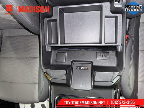 Used 2025 Chevrolet Silverado 2500 ZR2 w/ Technology Package image 30