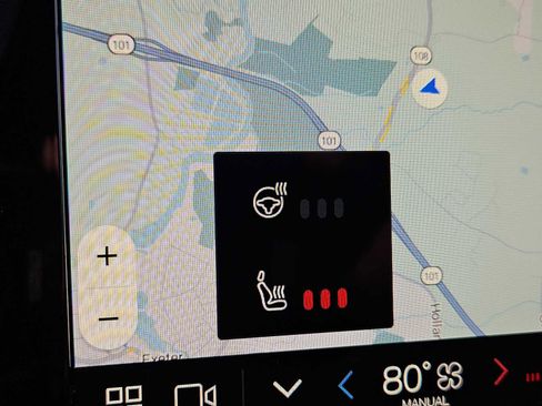 Used 2024 Volvo XC40 B5 Core image 15