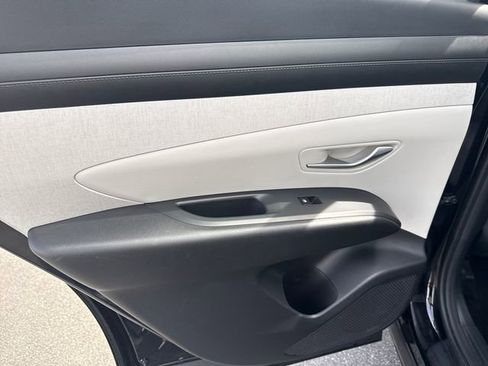 Used 2025 Hyundai Tucson SEL AWD/4WD image 17