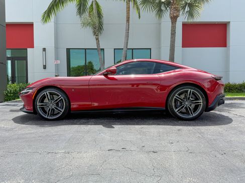 Used 2021 Ferrari Roma RWD image 13