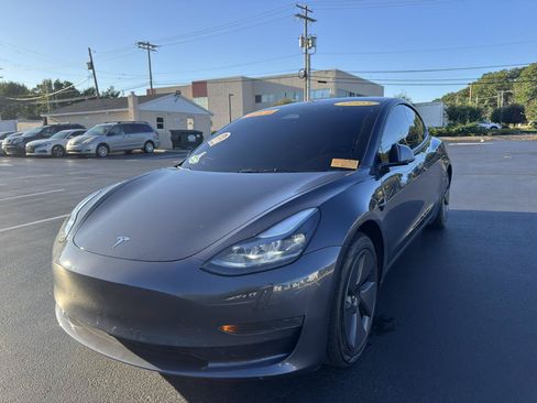 Used 2023 Tesla Model 3 Standard Range RWD image 4