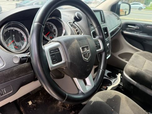 Used 2016 Dodge Grand Caravan American Value Package w/ UConnect Hands-Free Group FWD image 14