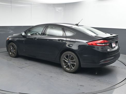 Used 2018 Ford Fusion SE w/ Equipment Group 201A image 6