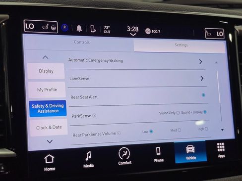 Used 2023 Chrysler Pacifica Touring FWD image 41