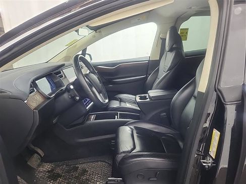 Used 2017 Tesla Model X 75D image 7