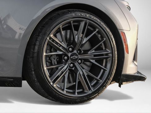 Used 2020 Chevrolet Camaro ZL1 image 60