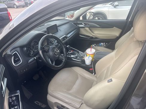 Used 2018 MAZDA CX-9 Touring FWD image 4