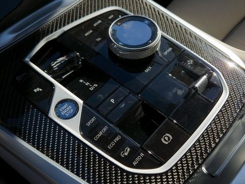 New 2026 BMW X5 M60i w/ Executive Package image 12