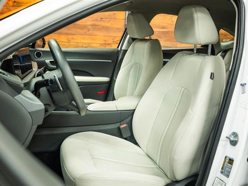 Used 2025 Hyundai Sonata SEL FWD image 9