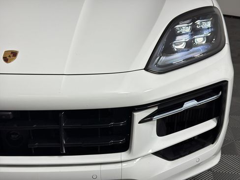 Used 2026 Porsche Cayenne GTS AWD/4WD image 11