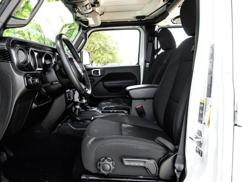 Used 2022 Jeep Gladiator Sport image 41