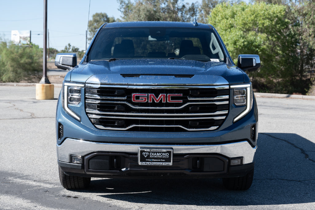 Used 2024 GMC Sierra 1500 SLT AWD/4WD image 3