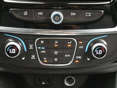 Used 2019 Chevrolet Traverse RS AWD/4WD image 18