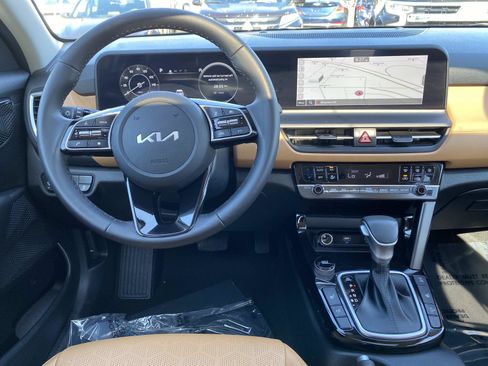 Used 2024 Kia Seltos EX AWD/4WD image 11