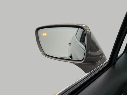 Used 2019 Buick Enclave Avenir w/ Avenir Technology Package image 22