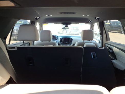 Used 2023 Chevrolet Traverse LS AWD/4WD image 9