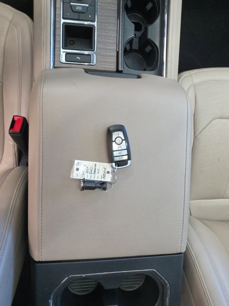 Used 2024 Ford Expedition Limited RWD image 29
