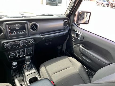 Used 2023 Jeep Wrangler Unlimited w/ Convenience Group AWD/4WD image 12