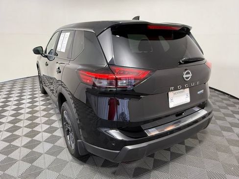 Used 2026 Nissan Rogue SV FWD image 4