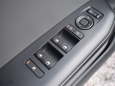 New 2025 Kia K4 LXS image 17