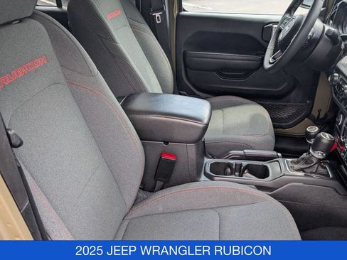 Used 2025 Jeep Wrangler Unlimited Rubicon AWD/4WD image 31