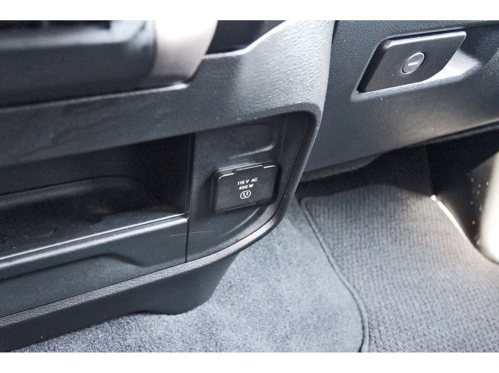 Used 2024 RAM 2500 Laramie w/ Safety Group AWD/4WD image 32