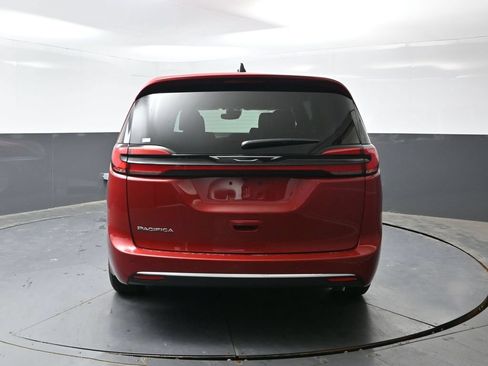 New 2027 Chrysler Pacifica Select FWD image 8
