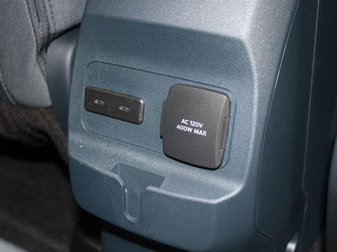 New 2025 Ford Maverick XLT w/ XLT Luxury Package image 32