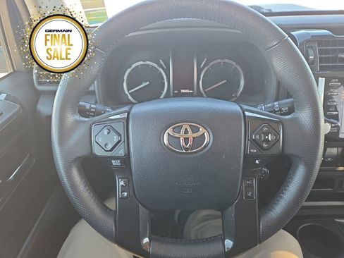 Used 2020 Toyota 4Runner TRD Off-Road Premium image 28