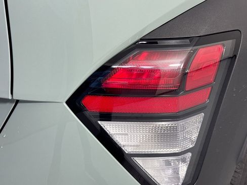 Used 2024 Hyundai Kona SEL image 33