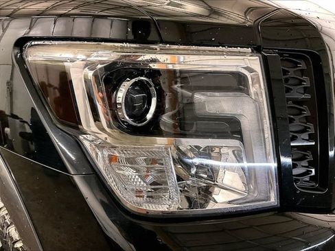 Used 2017 Nissan Titan PRO-4X AWD/4WD image 28