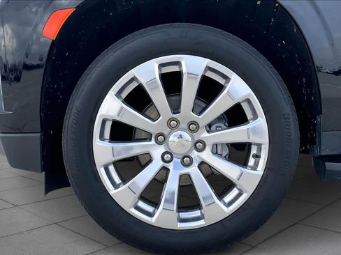 Used 2024 Chevrolet Suburban Premier image 11