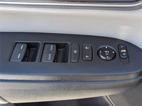 Used 2018 Honda CR-V Touring image 20